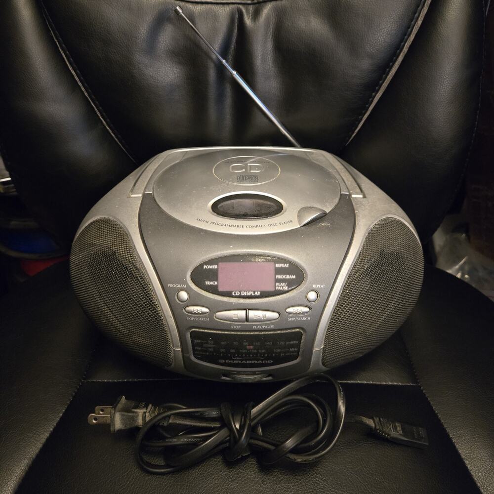 Durabrand AM/FM Radio CD Player Boombox – Tested Works – Touchy Volume Control